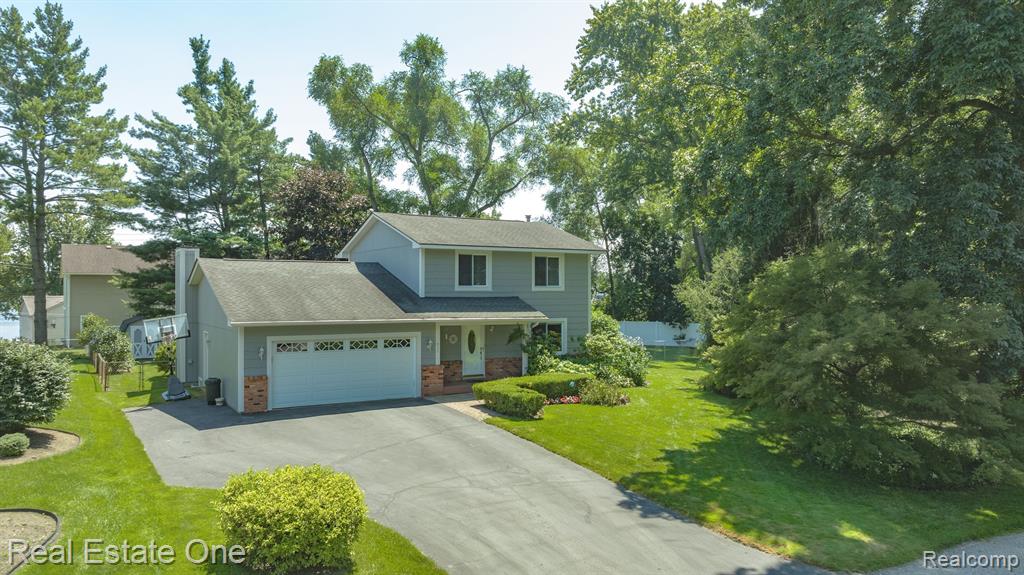 911 Ridgemont Street Commerce Township, MI 48382 - Photo 2 of 44