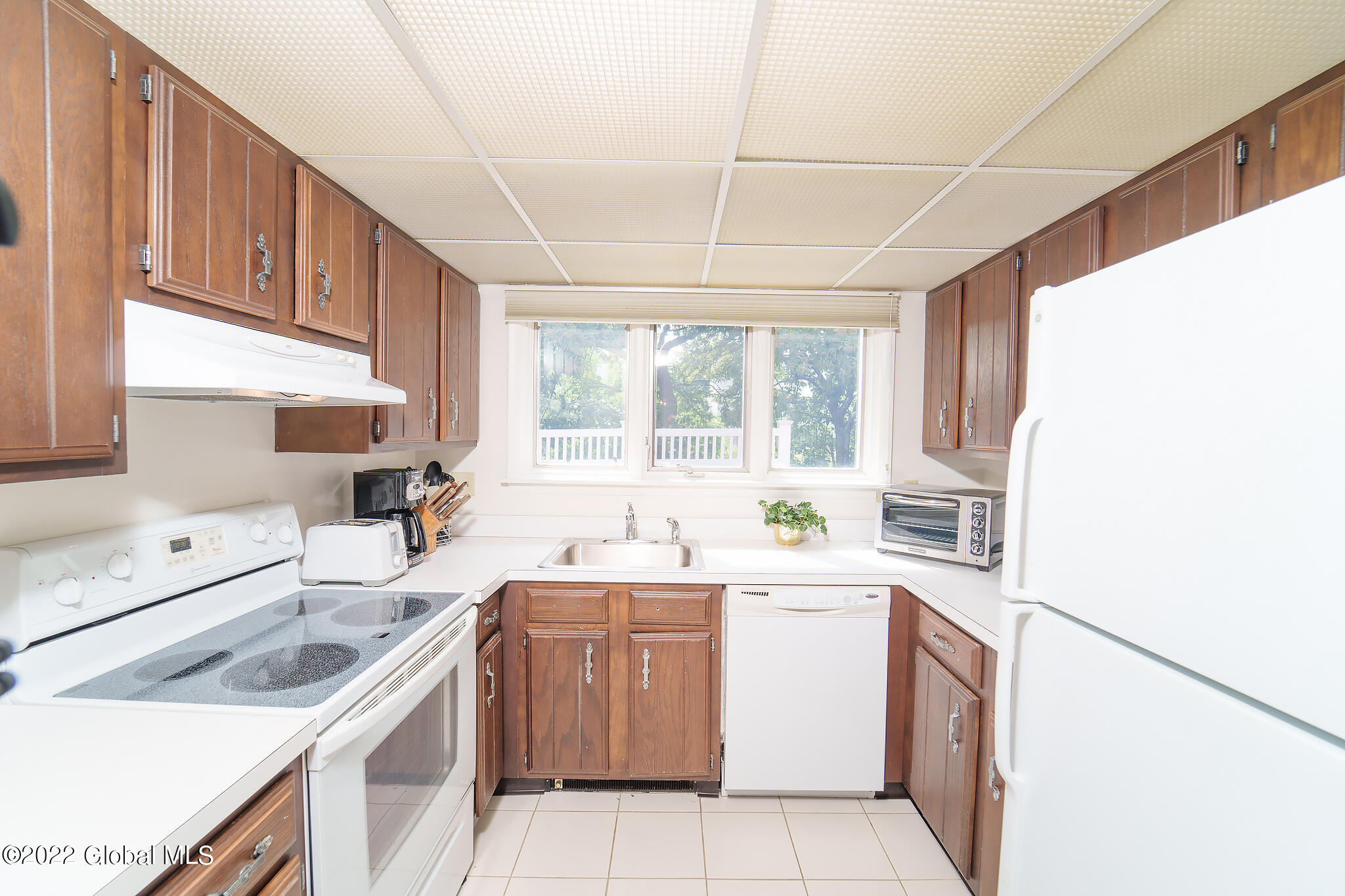 34 Oak Road Bethlehem, NY 12054 - Photo 13 of 39 8AA4D47D-24F1-4C66-BB12-27E87B6419CE