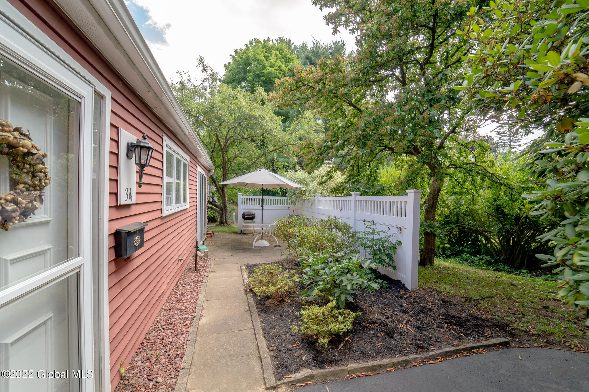 34 Oak Road Bethlehem, NY 12054 - Photo 2 of 39 660BCE02-19B5-430D-AFDB-F4285E86E211