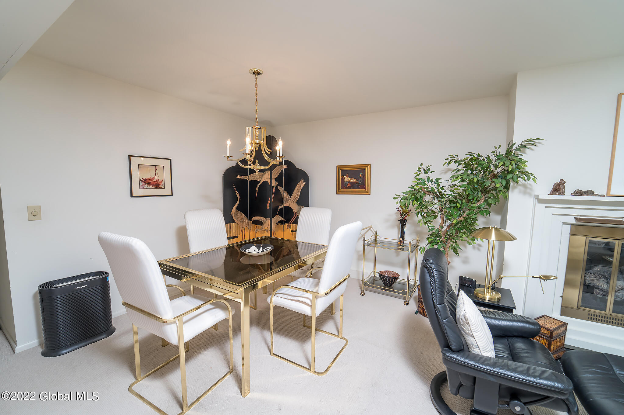 34 Oak Road Bethlehem, NY 12054 - Photo 6 of 39 9612EE3D-B6C4-4519-8B61-07A276545C1F