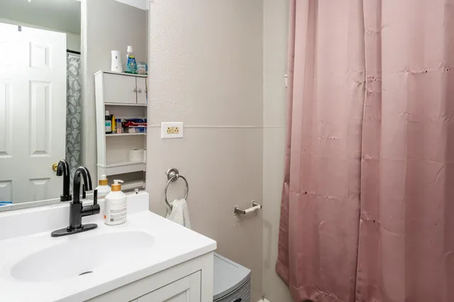 $117,900 | 307 East Telegraph Street, Dowagiac, MI 49047