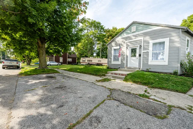 $117,900 | 307 East Telegraph Street, Dowagiac, MI 49047