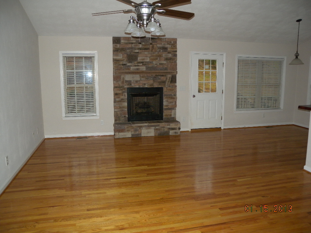 3853 Read Mountain Road Cloverdale, VA 24077 - Photo 2 of 26 011