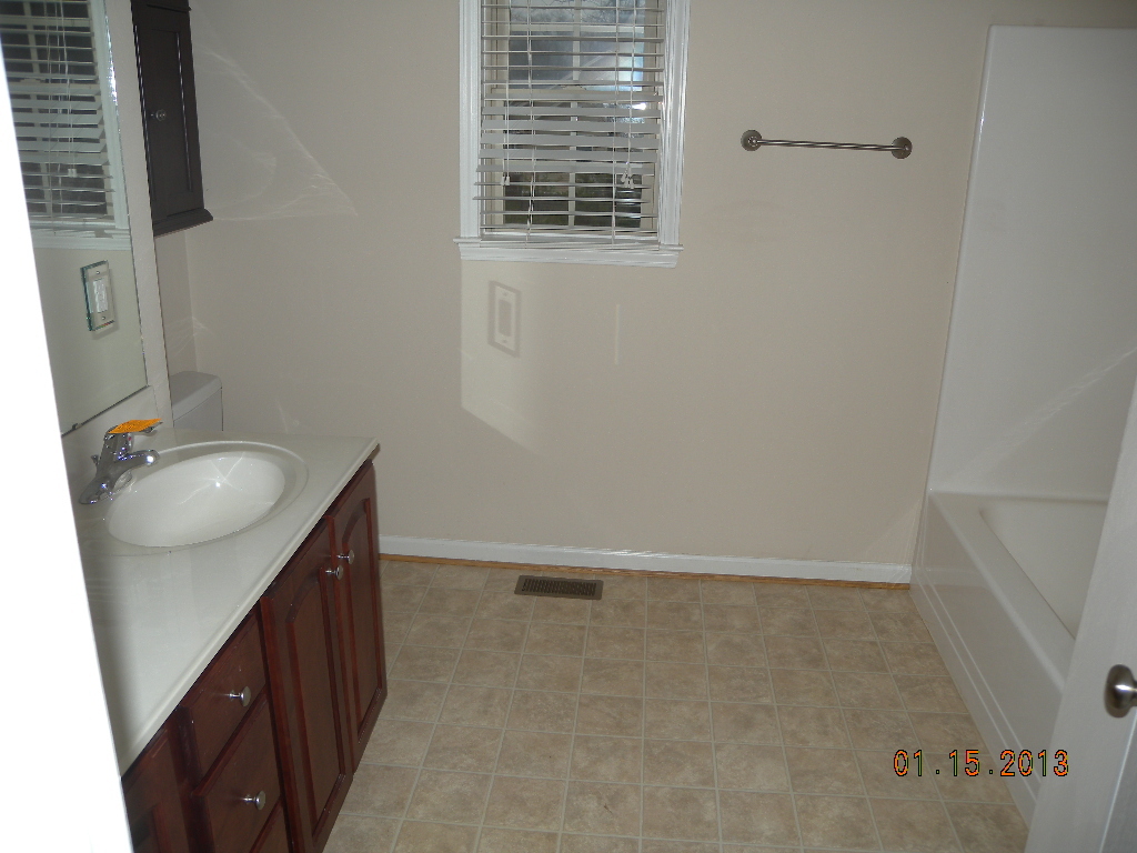 3853 Read Mountain Road Cloverdale, VA 24077 - Photo 18 of 26 029