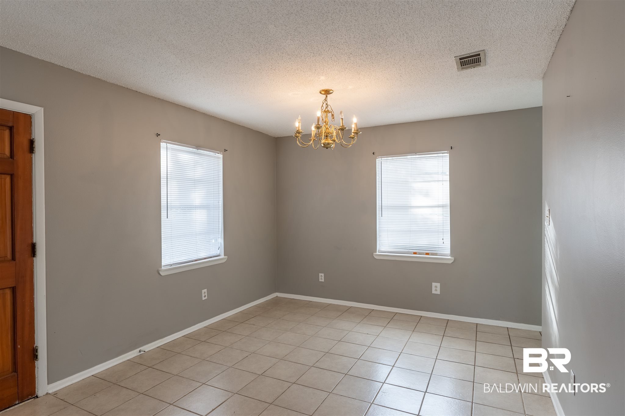 507 Nichols Avenue Fairhope, AL 36532 - Photo 6 of 16 Dining Area