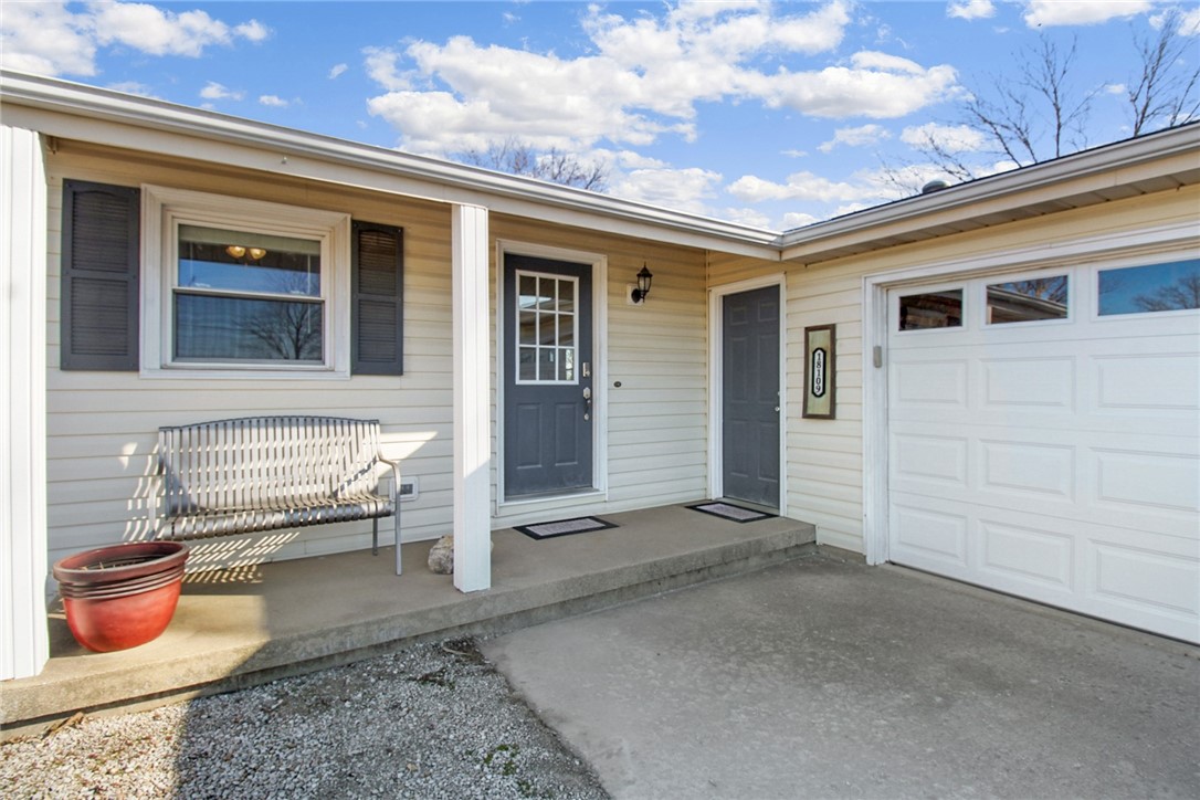 18109 Harrison Street Road Charleston, IL 61920 - Photo 3 of 22 Gallery Image 3
