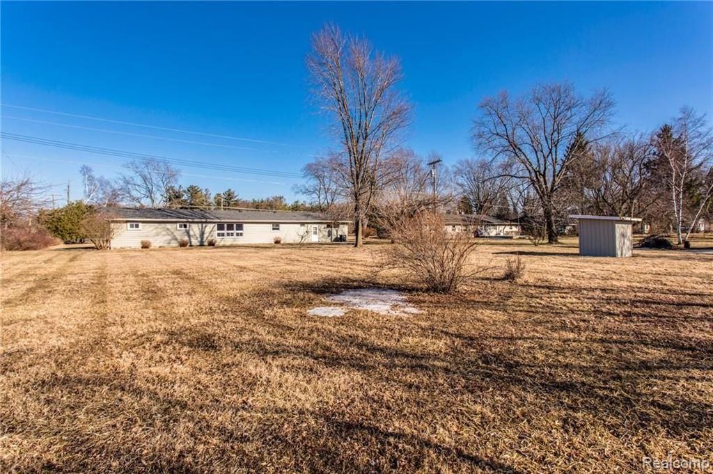 6710 Lakeshore Road Lexington, MI 48450 - Photo 7 of 31