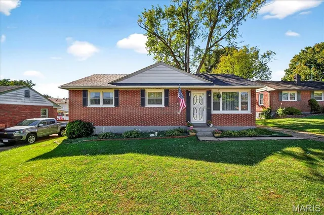 $277,900 | 10814 Galena Court, St. Louis, MO 63123