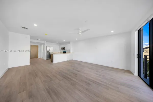 $1,800 | 20 Northeast 19th Avenue, Unit 210, Pompano Beach, FL 33060