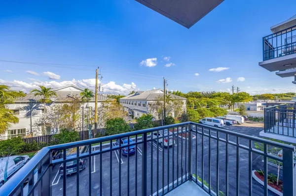 $1,800 | 20 Northeast 19th Avenue, Unit 210, Pompano Beach, FL 33060