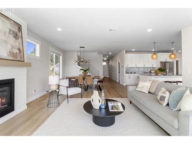 $1,050,000 | 15204 Southwest Flatcreek Lane, Tigard, OR 97224