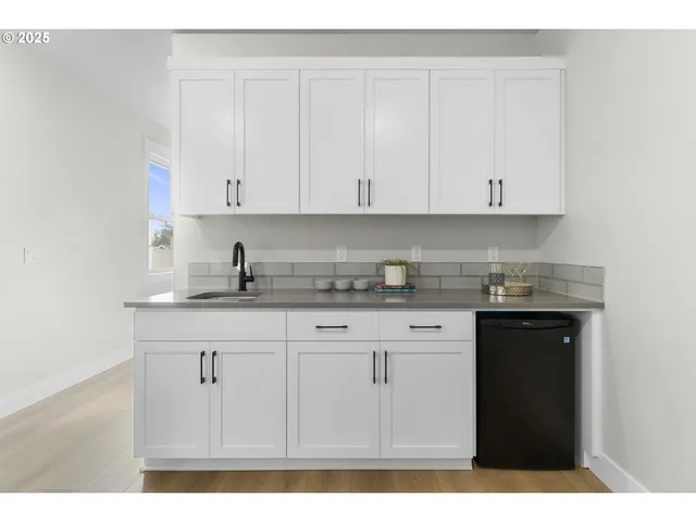 $1,050,000 | 15204 Southwest Flatcreek Lane, Tigard, OR 97224