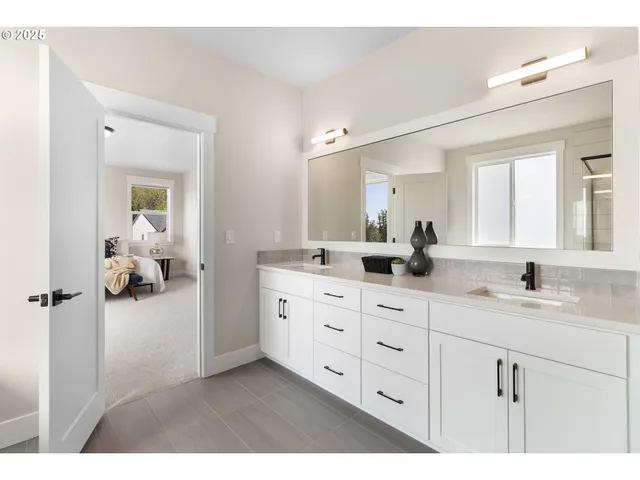 $1,050,000 | 15204 Southwest Flatcreek Lane, Tigard, OR 97224