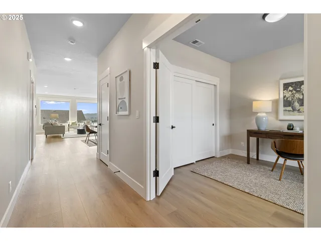 $1,050,000 | 15204 Southwest Flatcreek Lane, Tigard, OR 97224