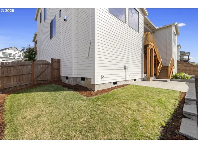 $1,050,000 | 15204 Southwest Flatcreek Lane, Tigard, OR 97224