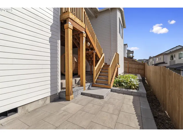 $1,050,000 | 15204 Southwest Flatcreek Lane, Tigard, OR 97224