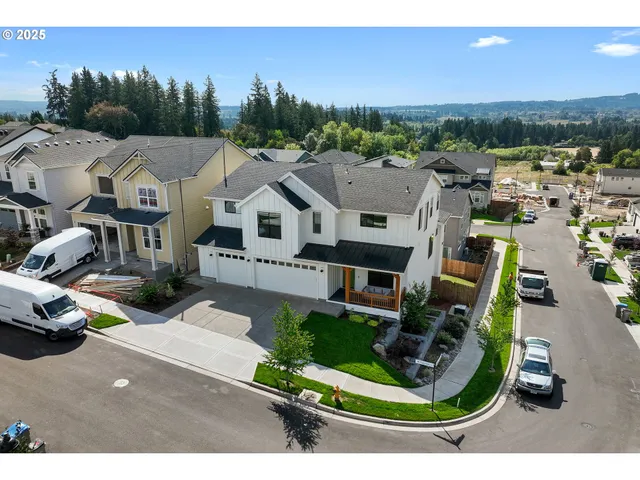 $1,050,000 | 15204 Southwest Flatcreek Lane, Tigard, OR 97224
