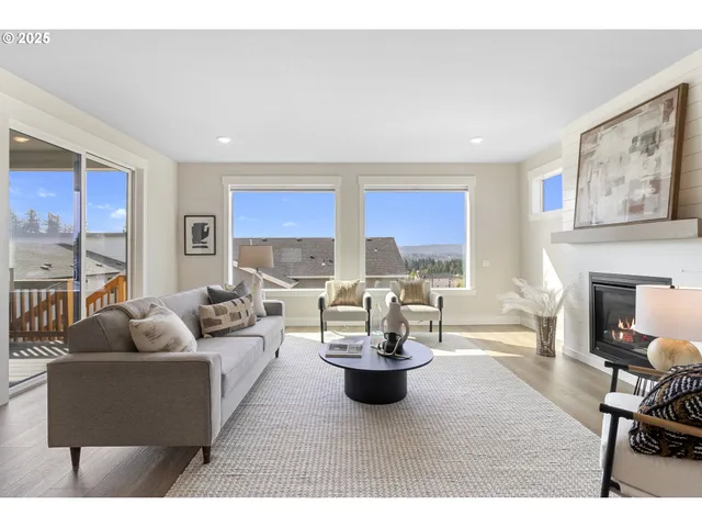 $1,050,000 | 15204 Southwest Flatcreek Lane, Tigard, OR 97224