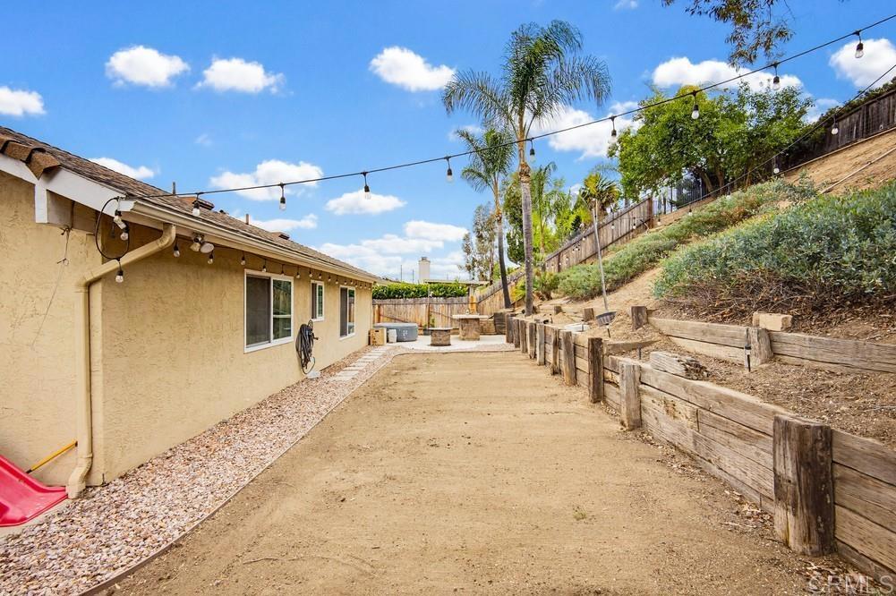 42326 Agena Street Temecula, CA 92592 - Photo 33 of 36 SOD - PAVERS - A SPOOL PERHAPS?