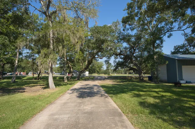 $279,000 | 6379 County Road 3, Sweeny, TX 77480