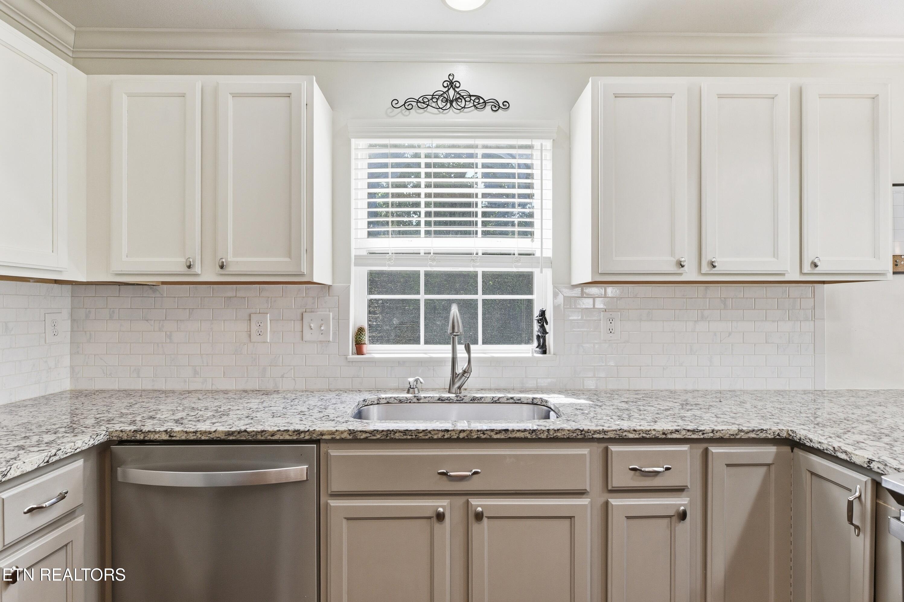 952 Station View Road Knoxville, TN 37919 - Photo 15 of 40 KITCHEN