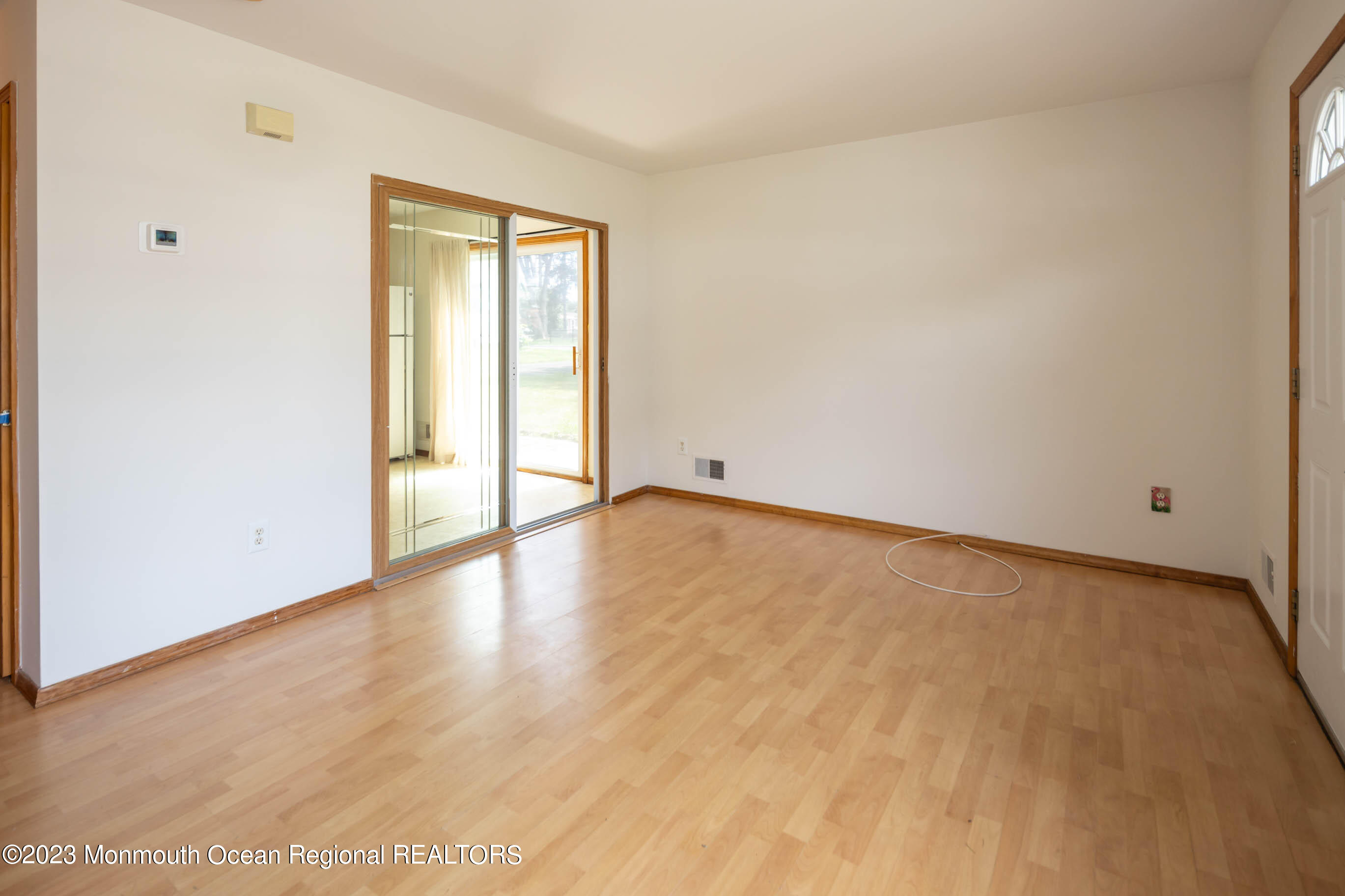 244 Raritan Street Keyport, NJ 07735 - Photo 5 of 20 LIVING ROOM