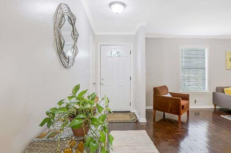 3211 Flamingo Drive East Point, GA 30344 - Photo 3 of 24 a living room with furniture and a window