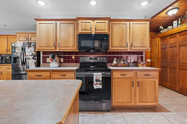 $499,900 | N6339 Airport Road, Bowler, WI 54416