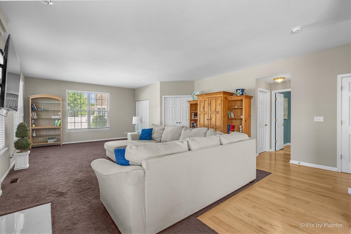 142 Augusta Lane Cary, IL 60013 - Photo 13 of 50