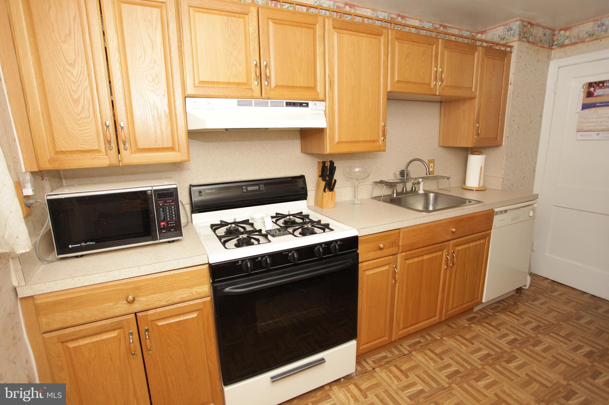 1542 Beverly Road Philadelphia, PA 19138 - Photo 11 of 32 Gallery Image 11