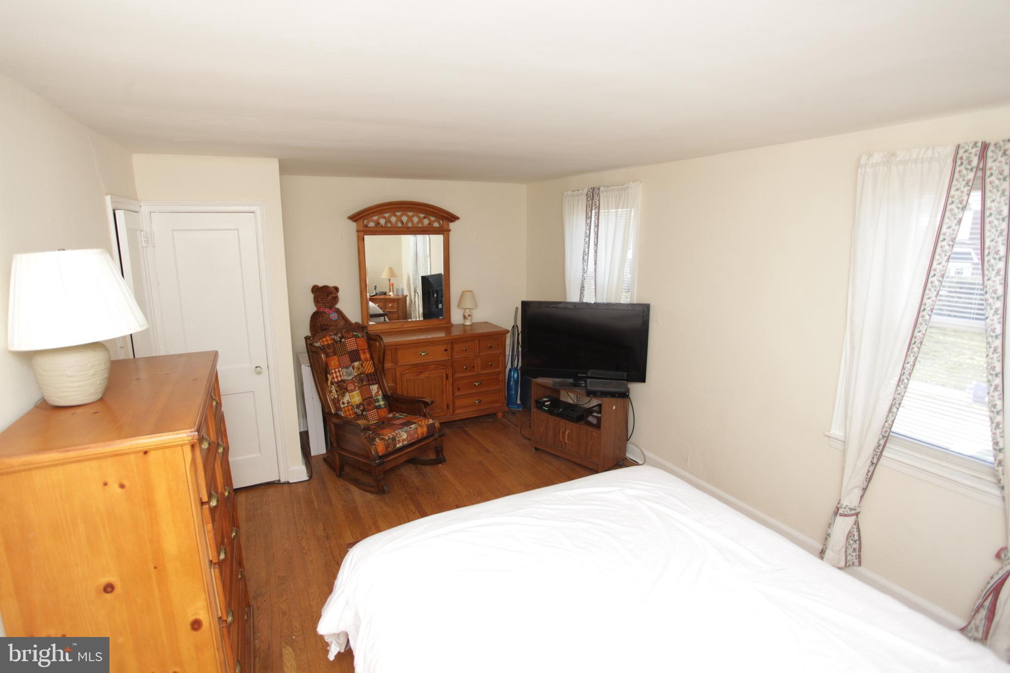 1542 Beverly Road Philadelphia, PA 19138 - Photo 16 of 32 Gallery Image 16