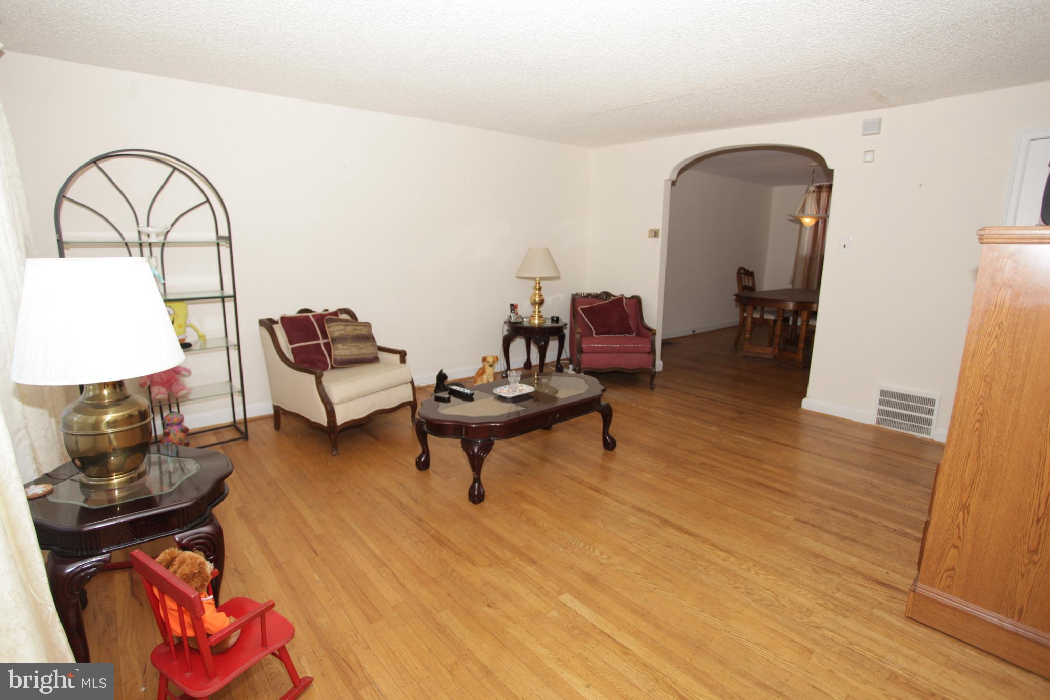 1542 Beverly Road Philadelphia, PA 19138 - Photo 3 of 32 Gallery Image 3