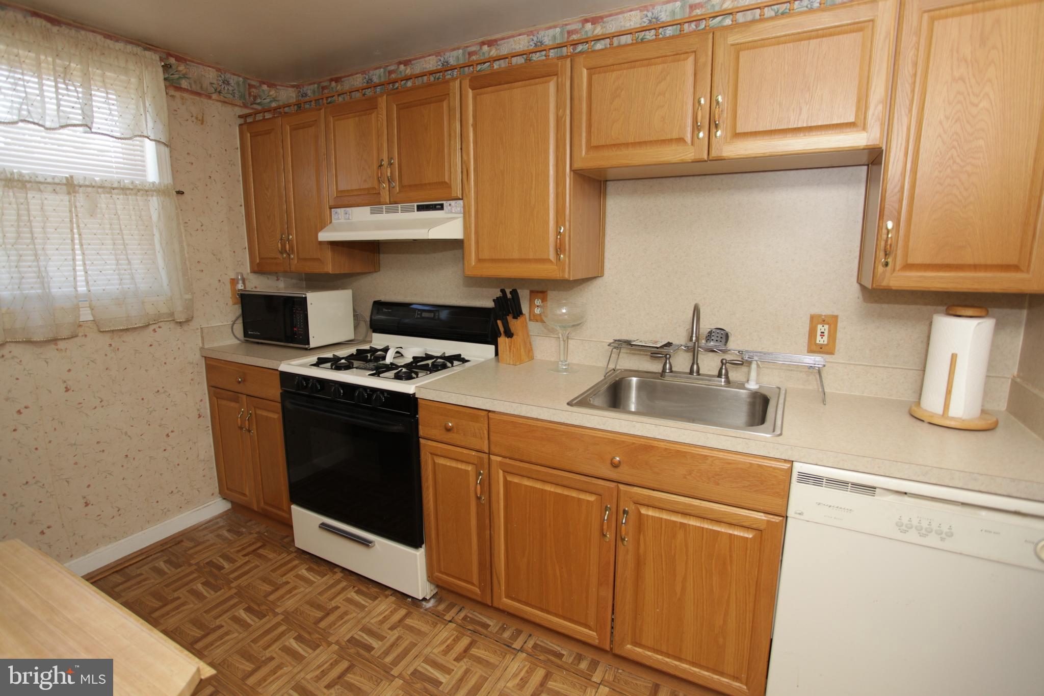 1542 Beverly Road Philadelphia, PA 19138 - Photo 10 of 32 Gallery Image 10