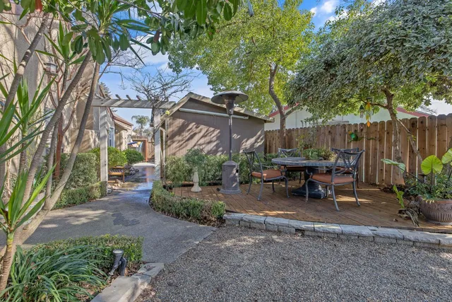 $379,900 | 1909 East Andrea Court, Visalia, CA 93292