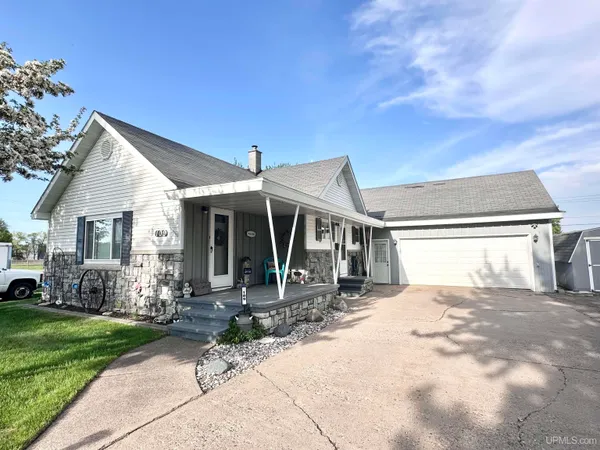 $242,900 | 109 Hemlock Street, Kingsford, MI 49802