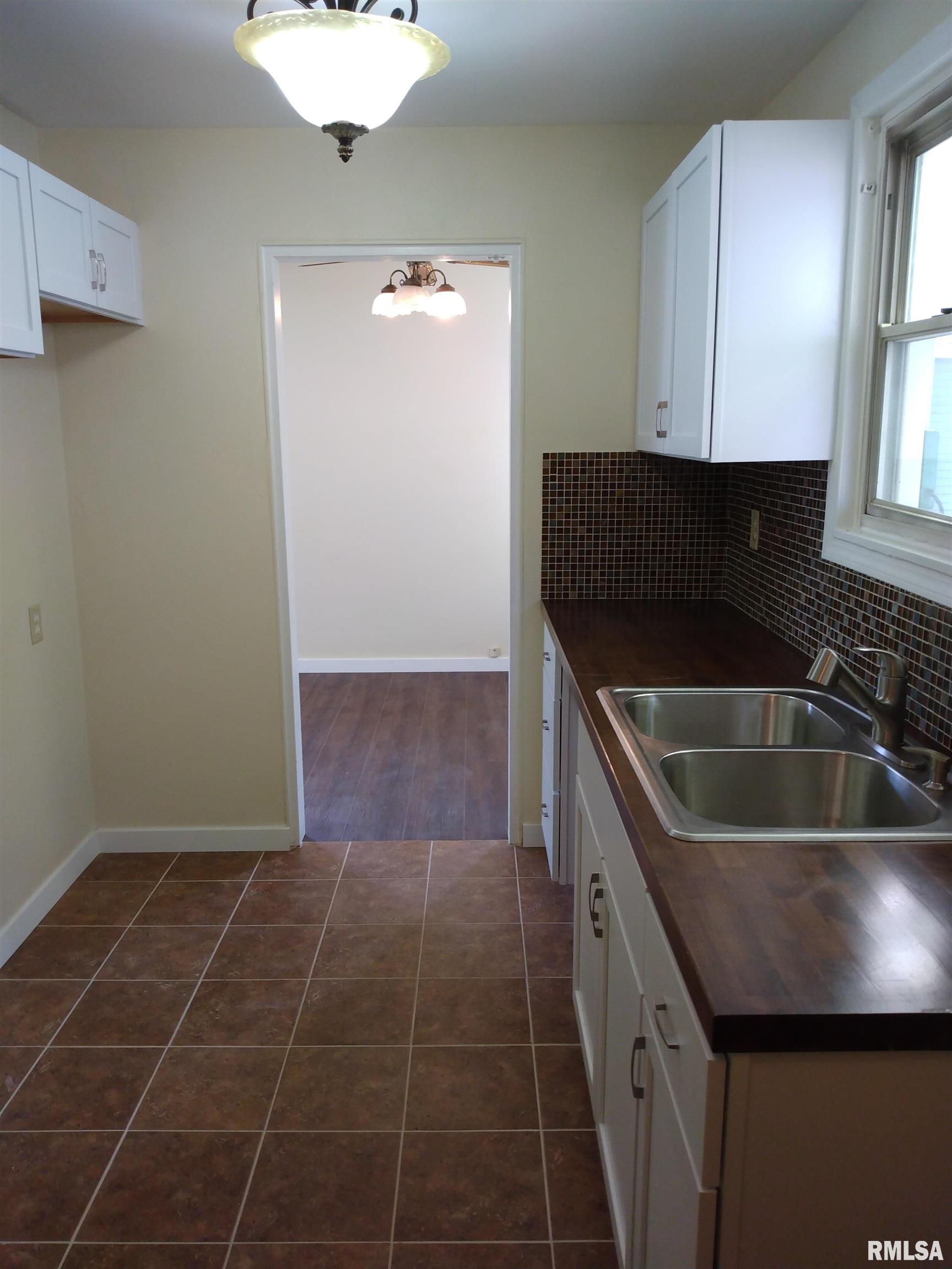 122 Craig Road Marquette Heights, IL 61554 - Photo 10 of 23 Gallery Image 10