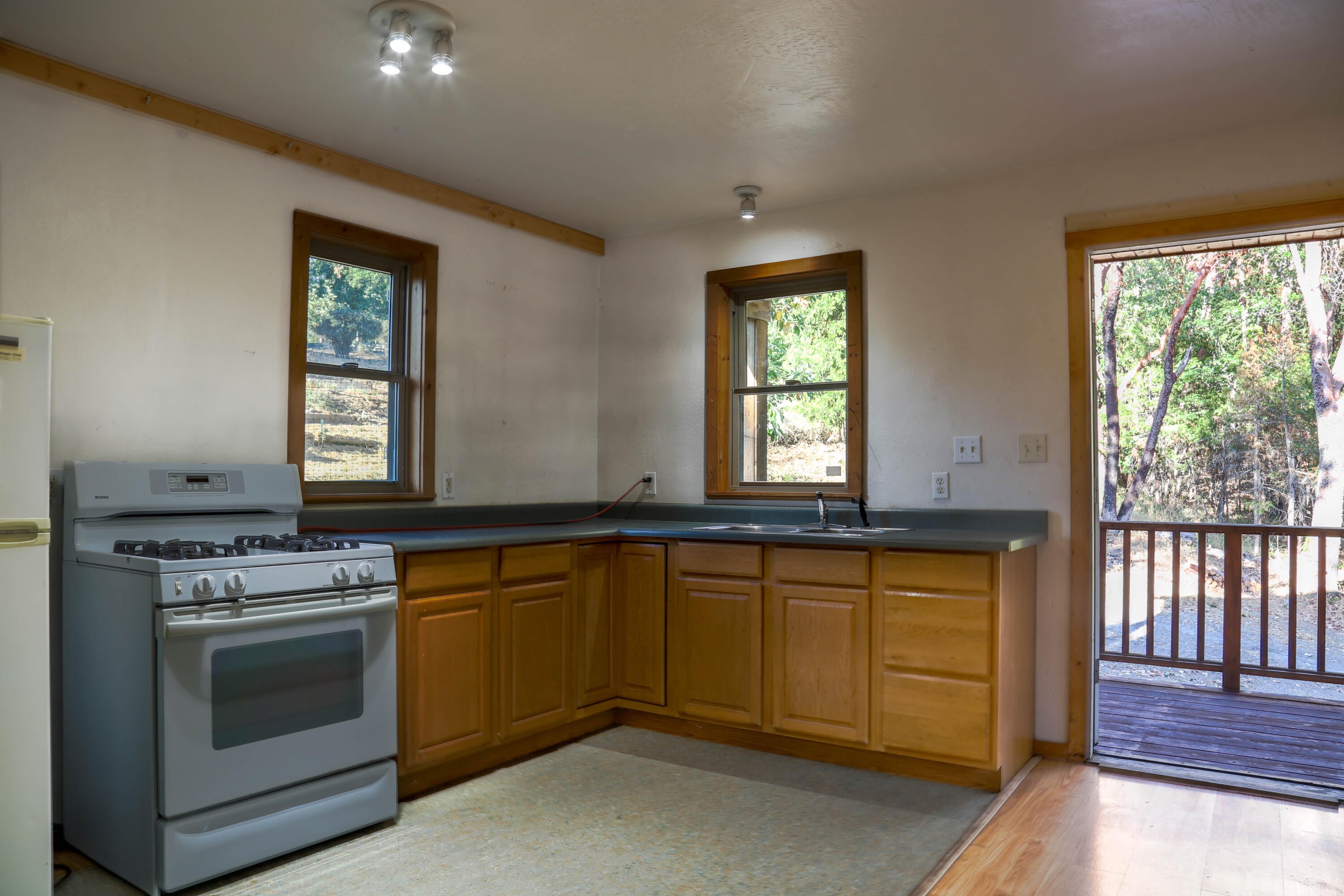 9629 Wagner Creek Road Talent, OR 97540 - Photo 28 of 40 Cottage Kitchen