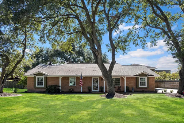 $2,750 | 1907 Dellore Lane, League City, TX 77573
