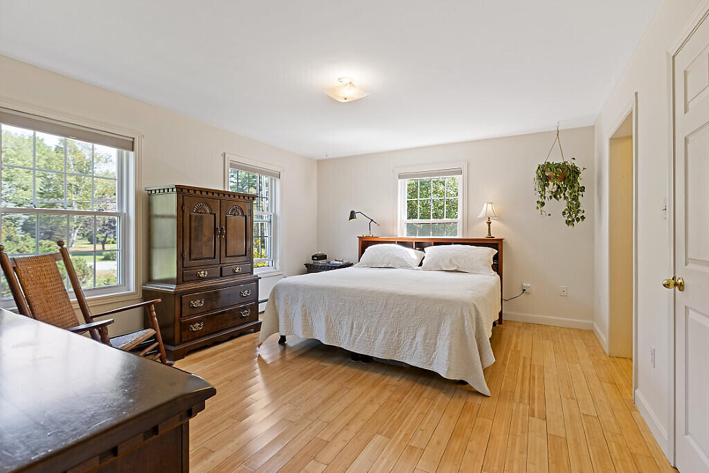 25 Powell Road Cumberland, ME 04110 - Photo 18 of 71 21_BP5A0063_DxO_mls
