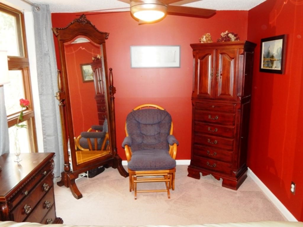 135 Rochelle Avenue Manchester, NH 03102 - Photo 11 of 34 Gallery Image 11