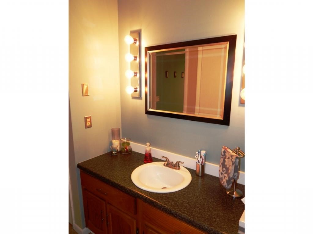 135 Rochelle Avenue Manchester, NH 03102 - Photo 18 of 34 Gallery Image 18