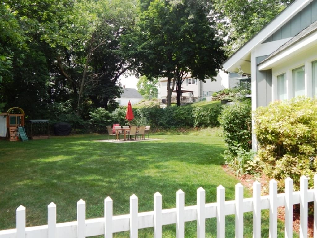 135 Rochelle Avenue Manchester, NH 03102 - Photo 25 of 34 Gallery Image 25