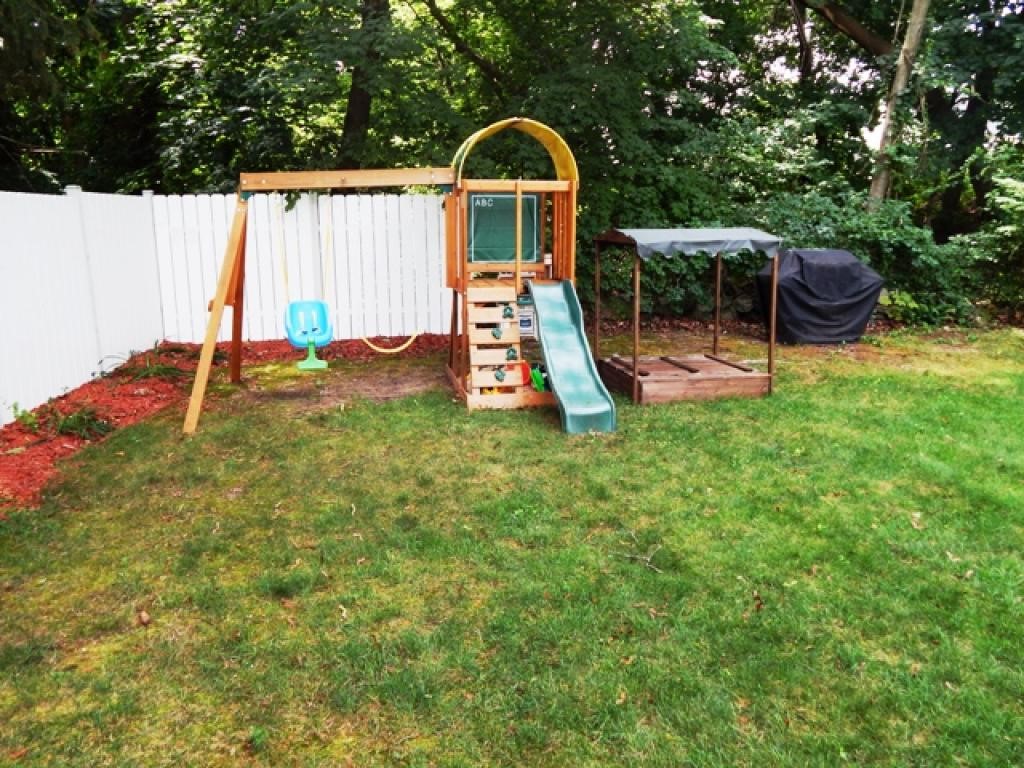 135 Rochelle Avenue Manchester, NH 03102 - Photo 31 of 34 Gallery Image 31
