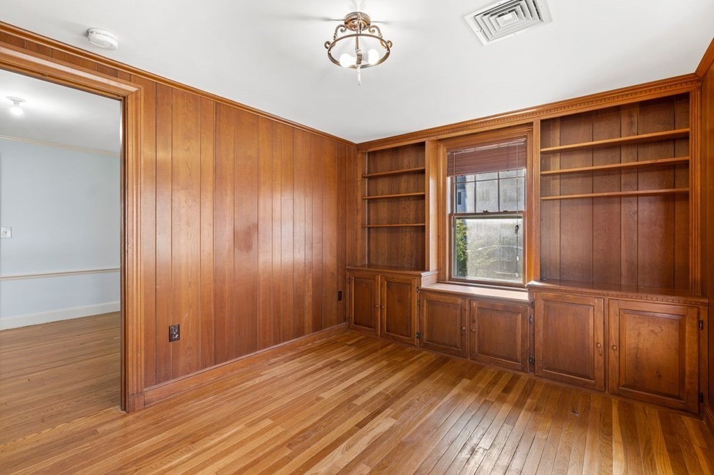 33 Thornton Road Waltham, MA 02453 - Photo 17 of 39