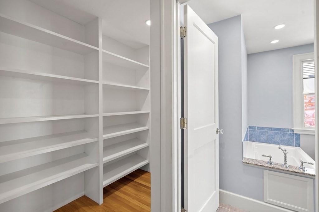 33 Thornton Road Waltham, MA 02453 - Photo 24 of 39
