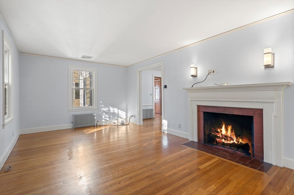 33 Thornton Road Waltham, MA 02453 - Photo 7 of 39