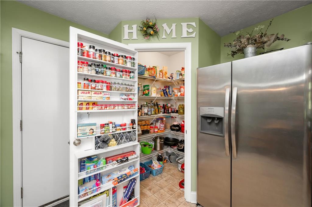 623 Mason Road Tarentum, PA 15084 - Photo 16 of 35 Walk in pantry