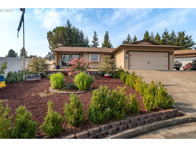 a view of a house with a outdoor space