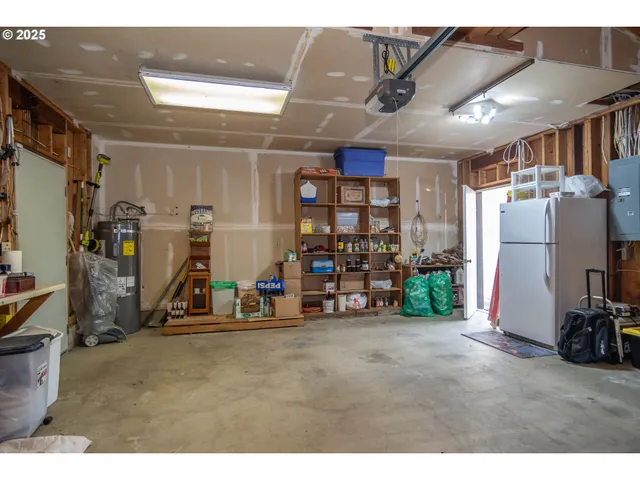 a view of a car in front of a house