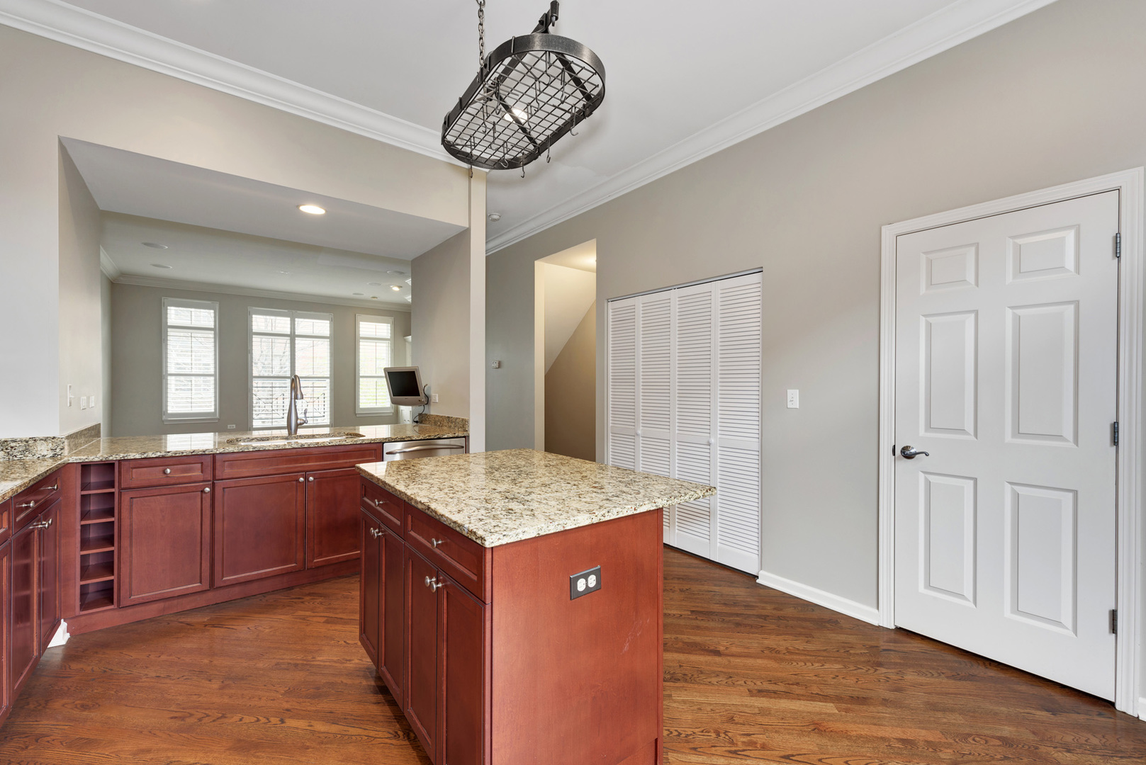 730 West 15th Street Chicago, IL 60607 - Photo 12 of 24